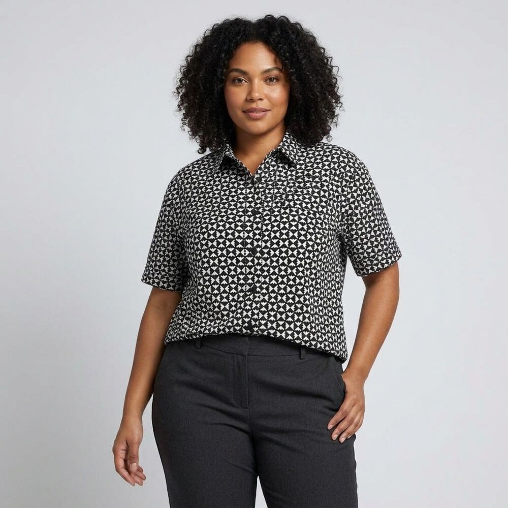 Liz Claiborne Black Geo Short Sleeve Button Down Blouse Size 2X NWT